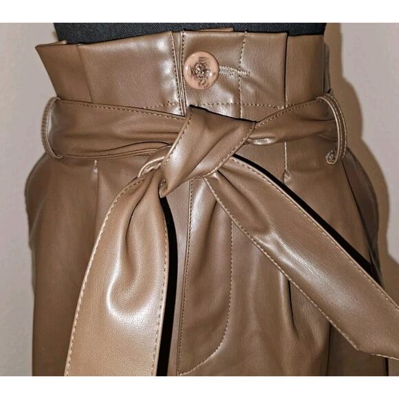 NWT! Kendall + Kylie Faux Leather Brown Mini skirt Size Small - Picture 3 of 10